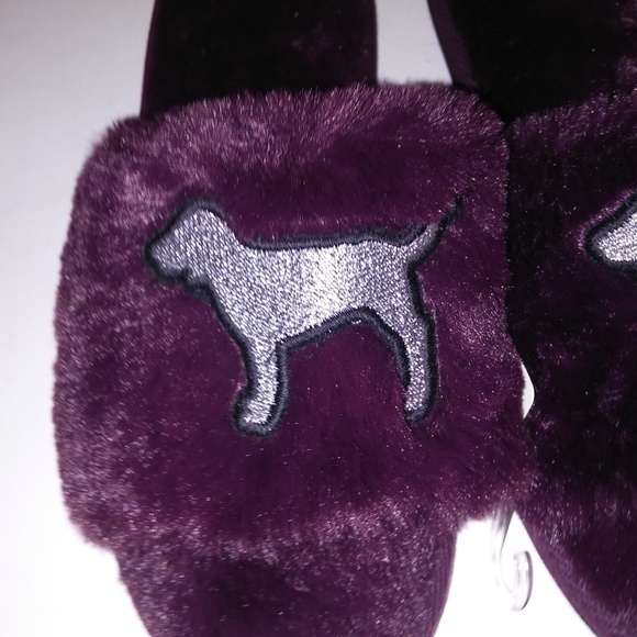 Victoria Secret PINK Slippers - Picture 5 of 8